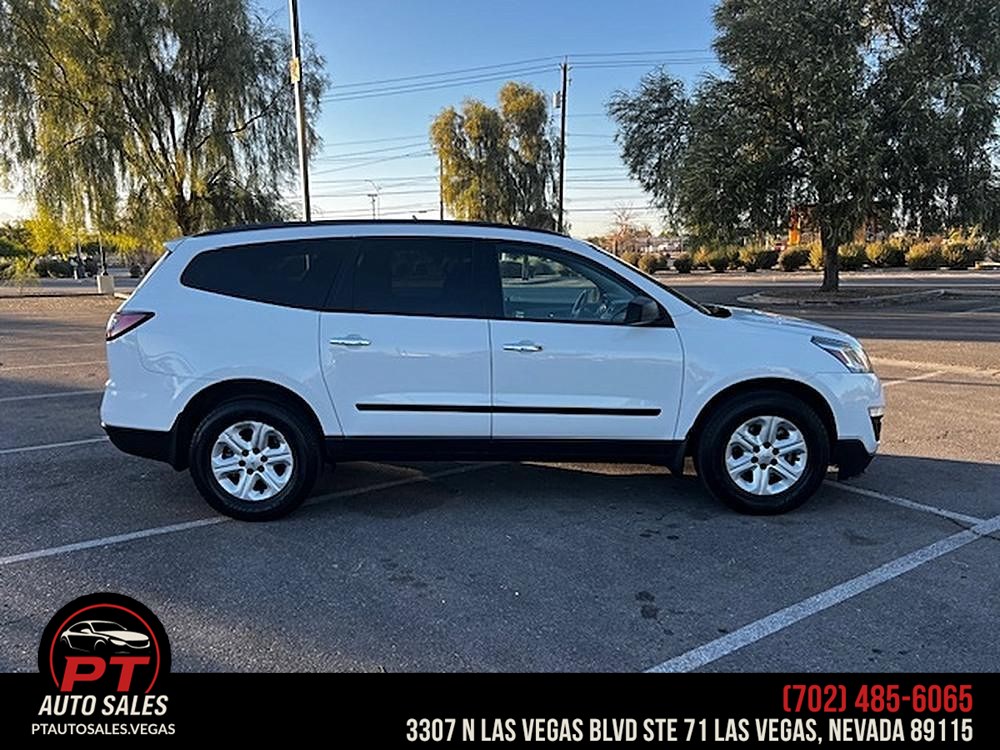 2017 Chevrolet Traverse LS - Photo 6