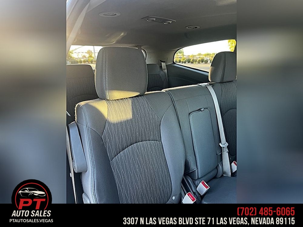 2017 Chevrolet Traverse LS - Photo 13
