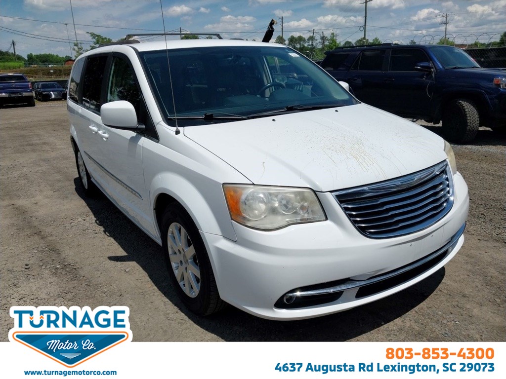 2015 Chrysler Town & Country Touring's photo