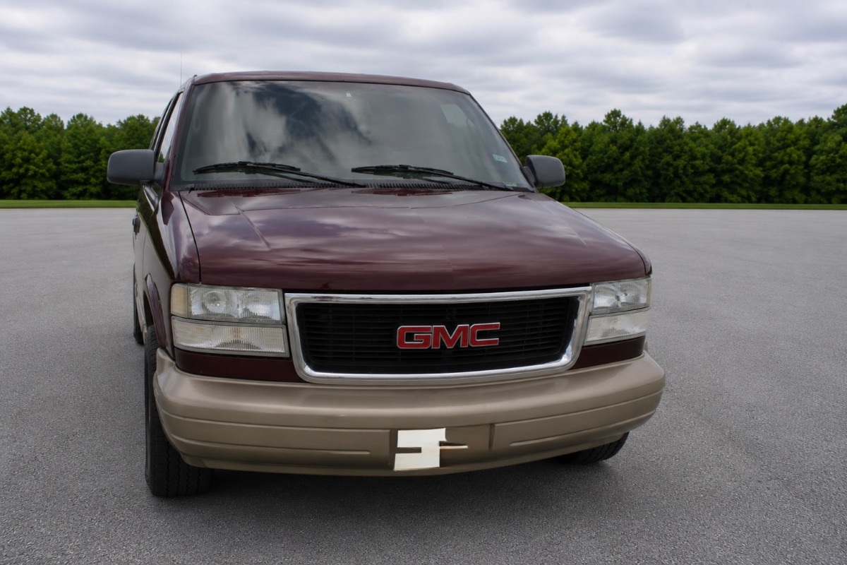 2003 GMC Safari RWD's photo