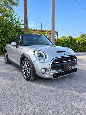 View 2016 MINI Cooper Convertible 
