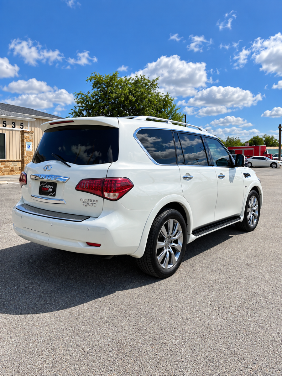 Photo 4 of this INFINITI QX80