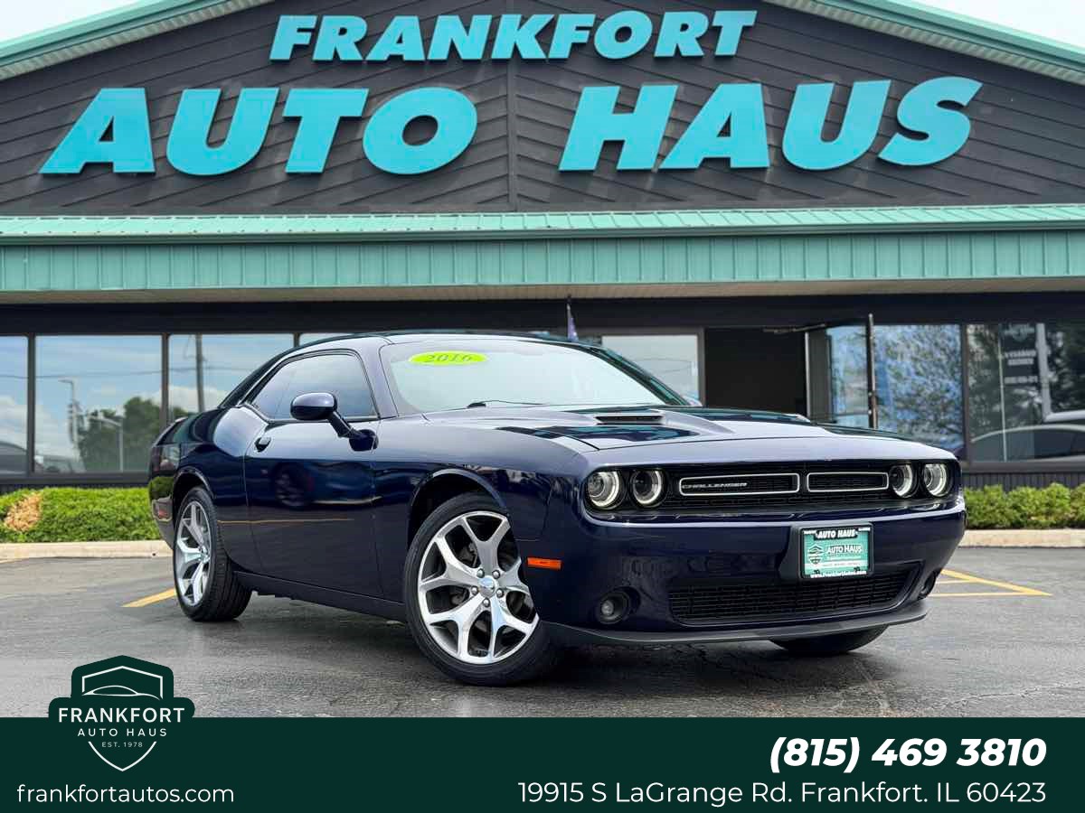2016 Dodge Challenger SXT Plus's photo