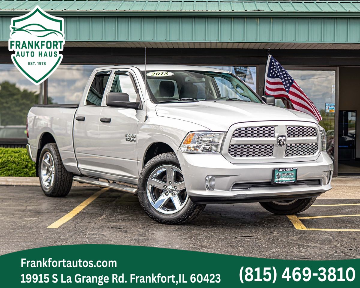 Bright Silver Metallic Clearcoat 2018 RAM 1500 Pickup Truck Four-Wheel Drive Automatic
