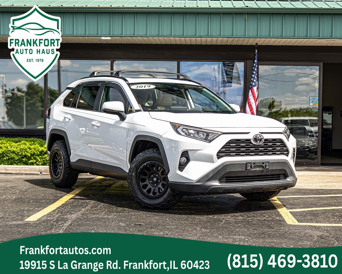 Super White 2019 Toyota RAV4 SUV / Crossover Front-Wheel Drive Automatic