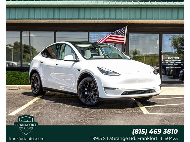 Pearl White Multi-Coat 2023 Tesla Model Y Automatic