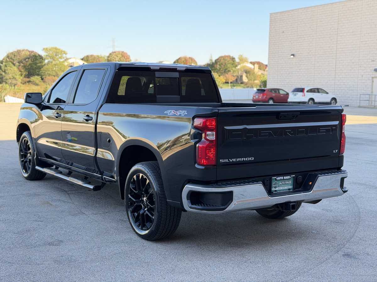 Photo 7 of this Chevrolet Silverado 1500