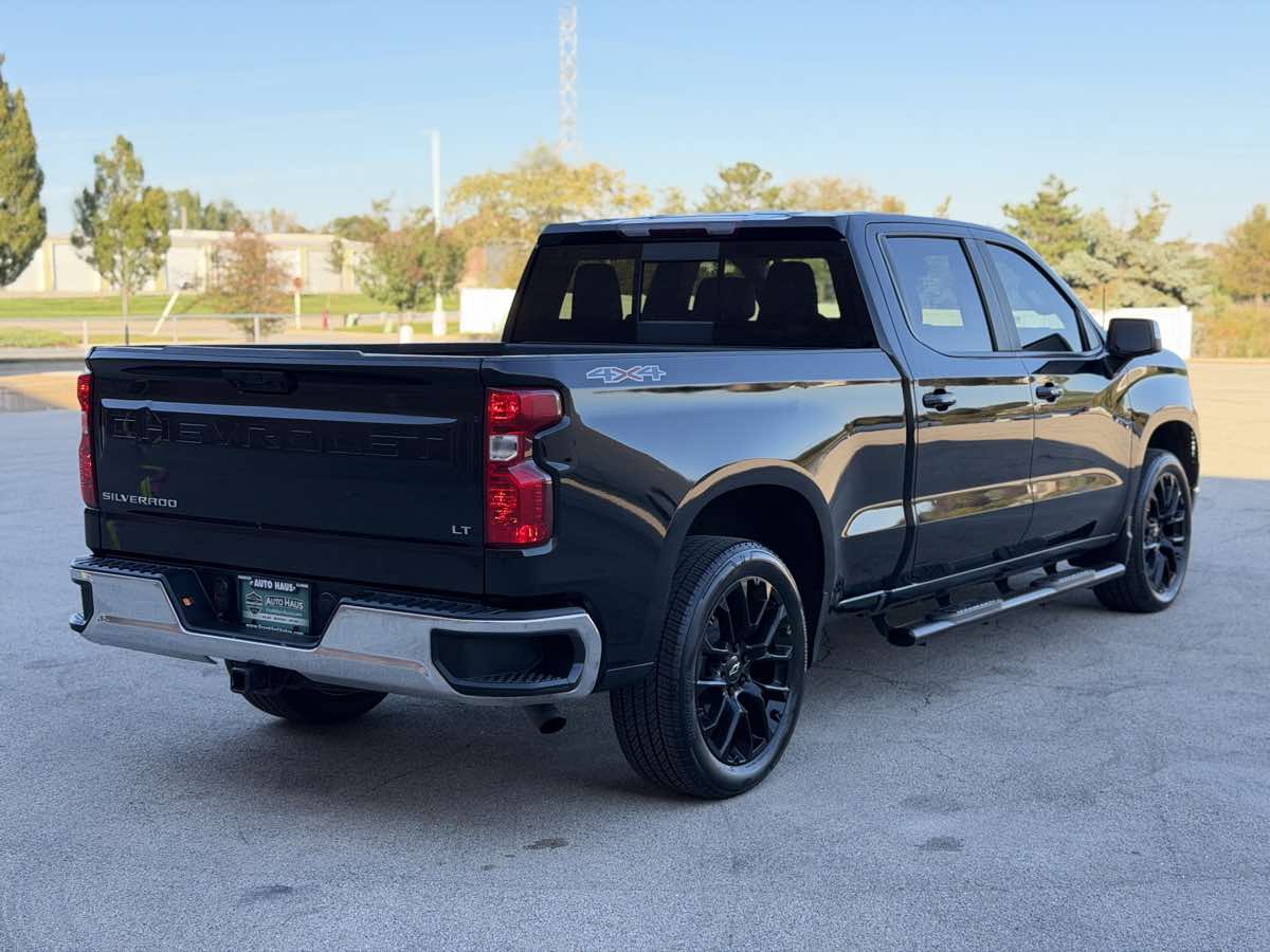 Photo 9 of this Chevrolet Silverado 1500