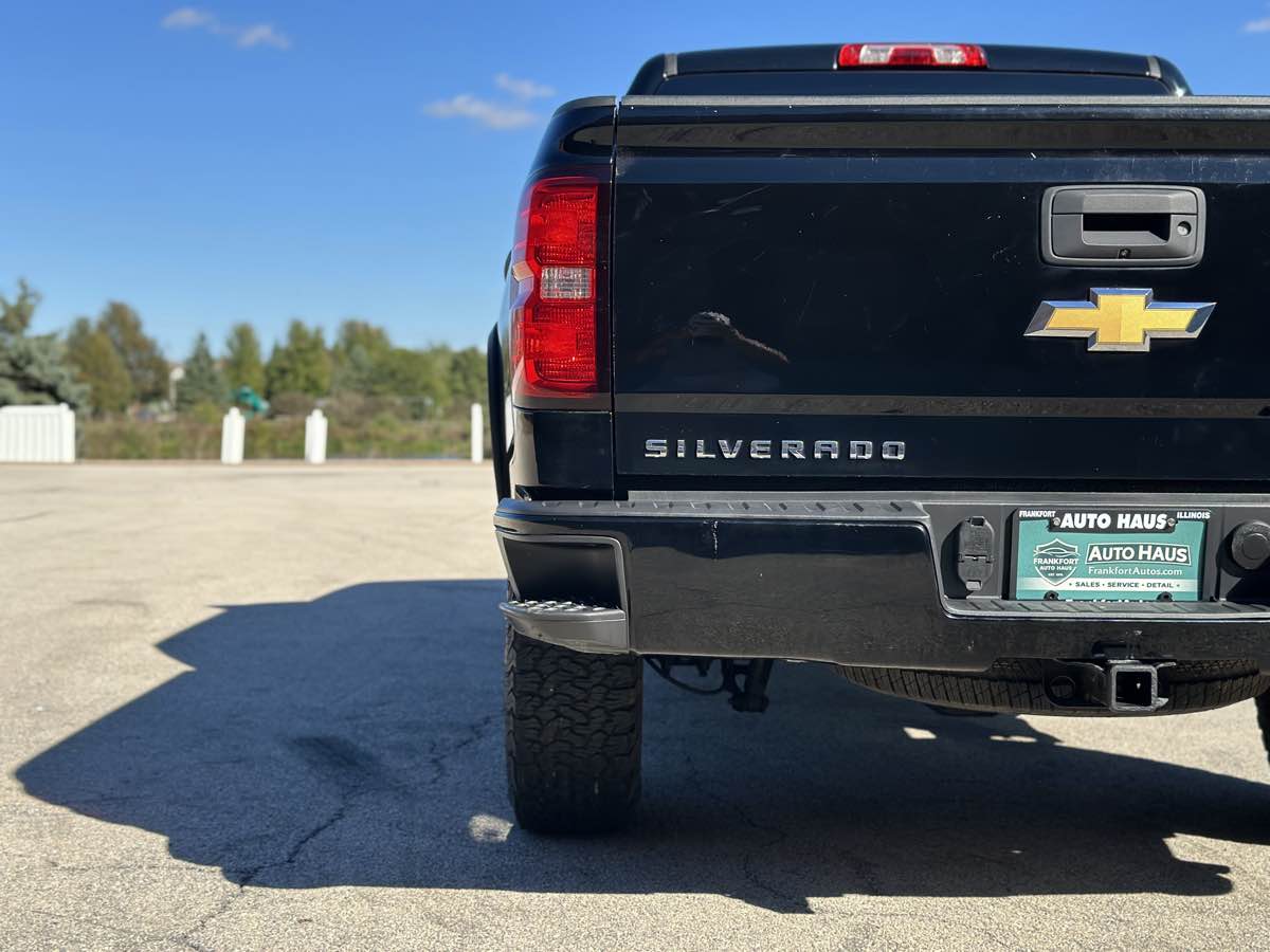 Photo 8 of this Chevrolet Silverado 1500