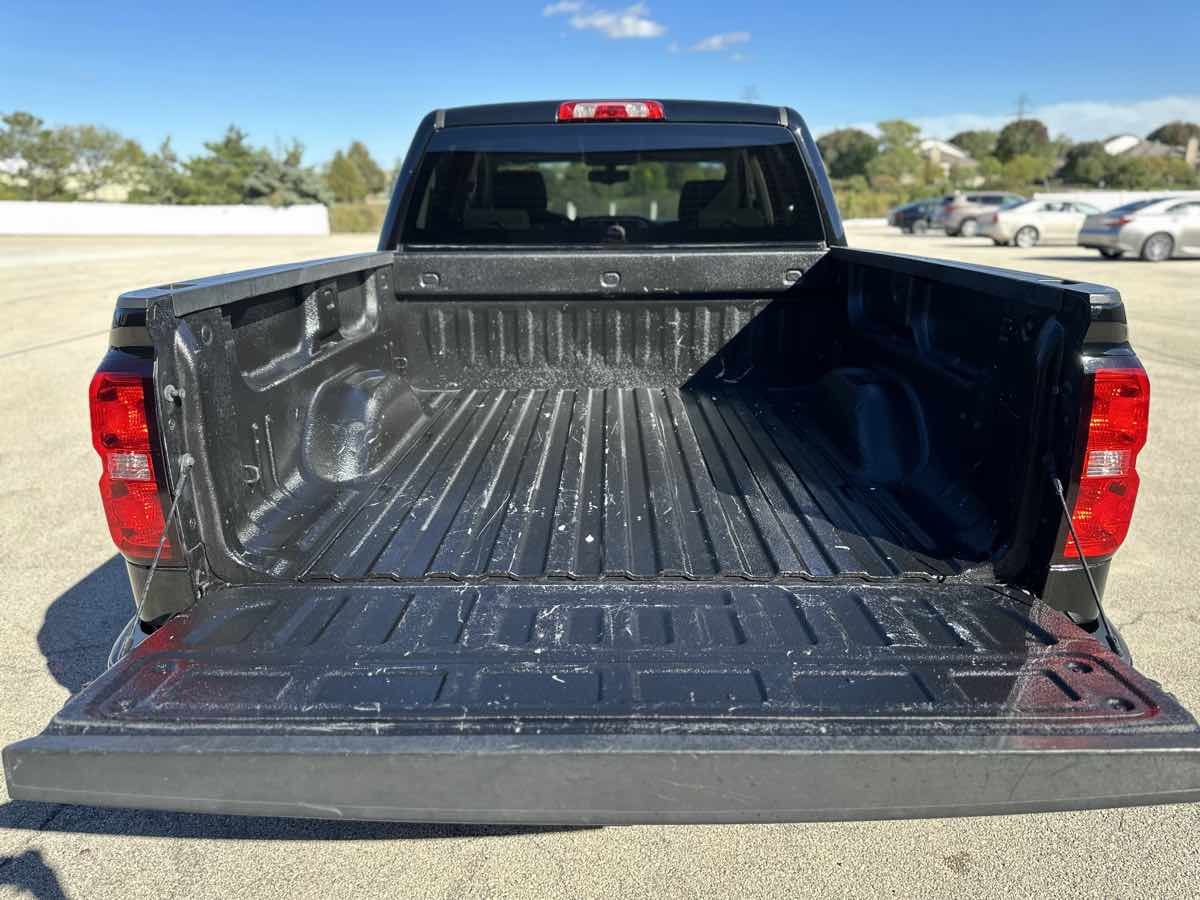 Photo 15 of this Chevrolet Silverado 1500
