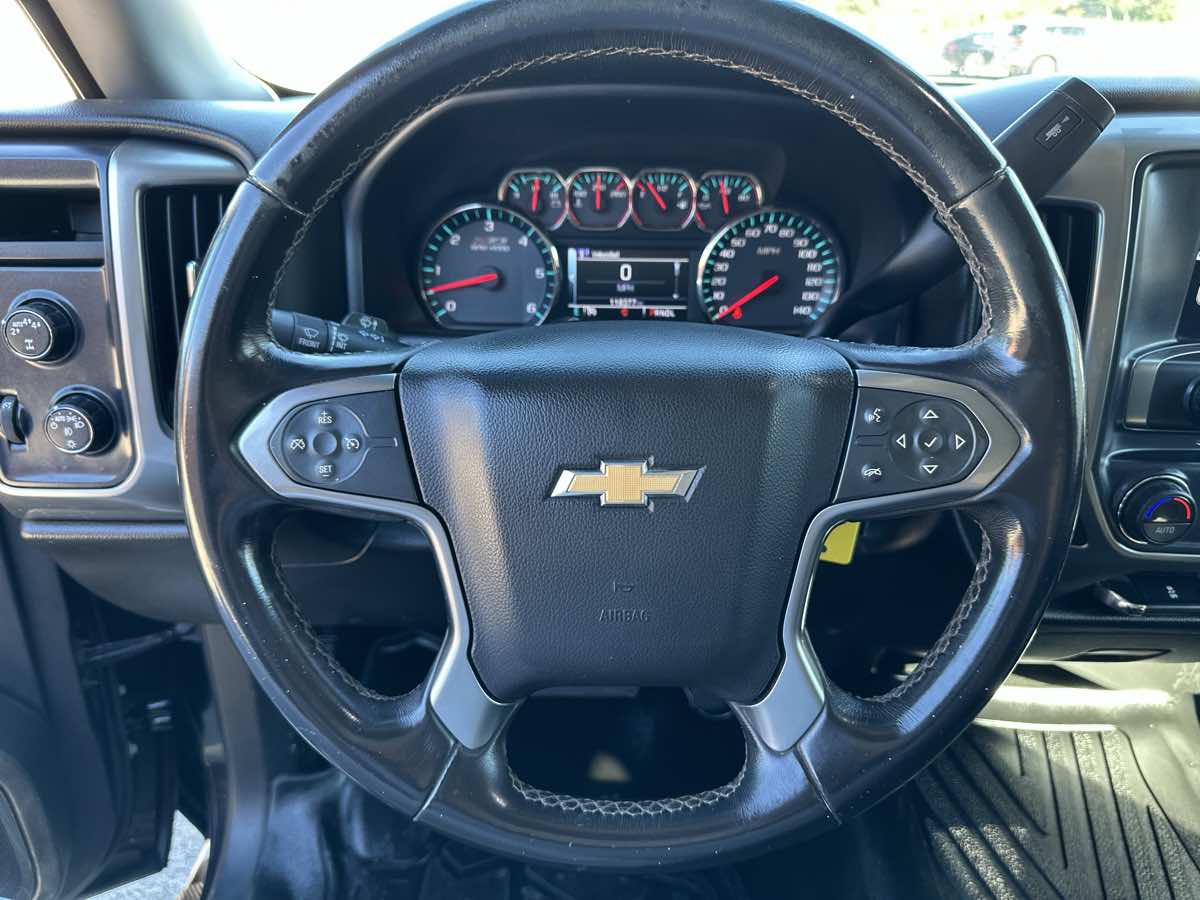 Photo 23 of this Chevrolet Silverado 1500