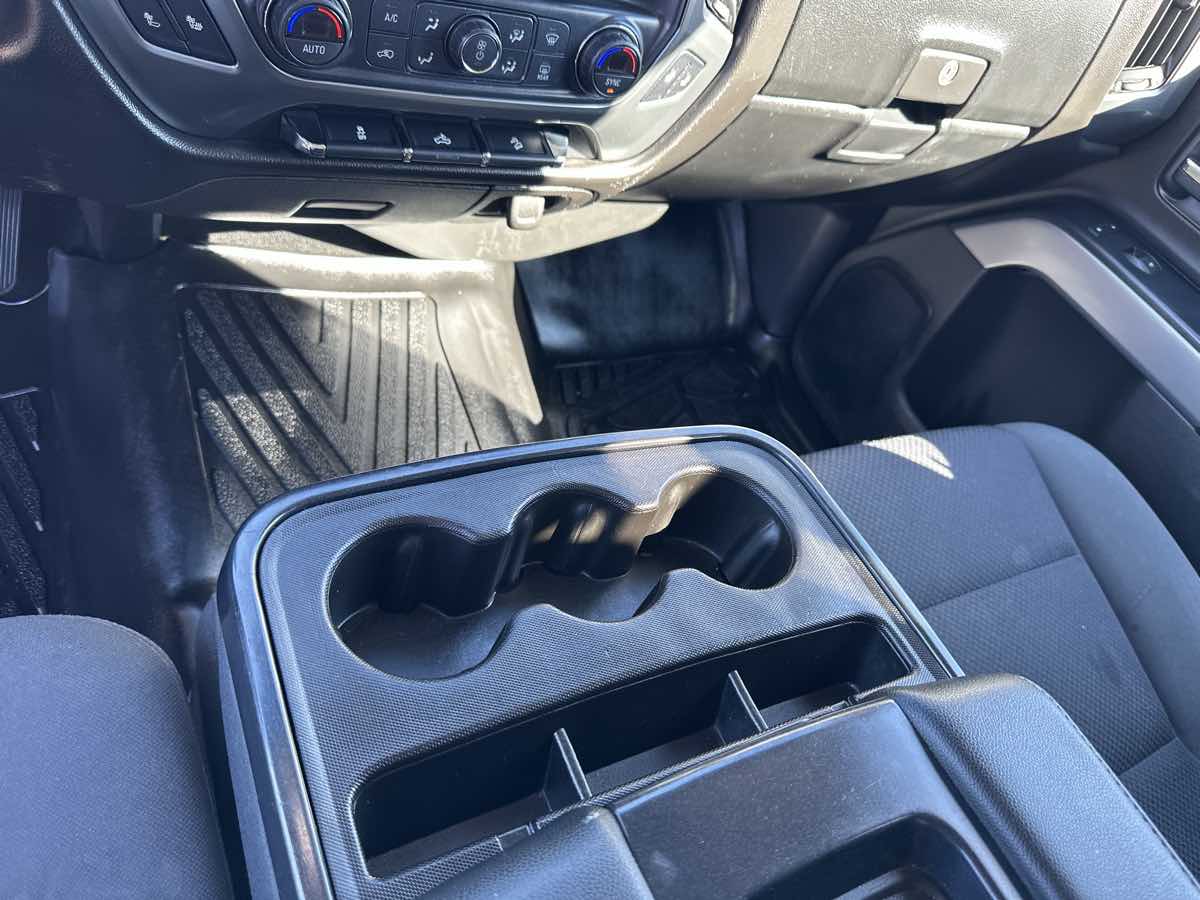 Photo 26 of this Chevrolet Silverado 1500