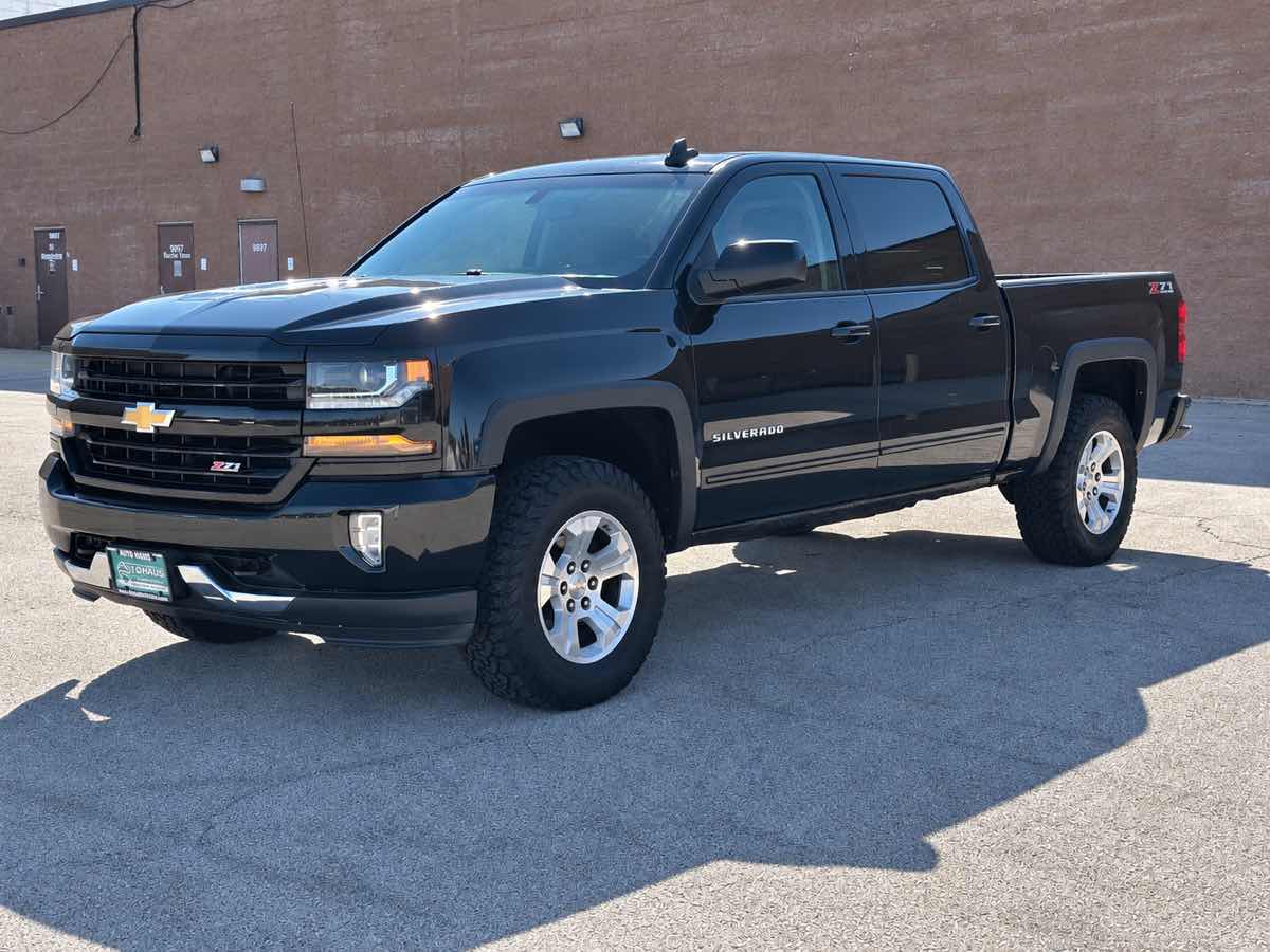 Photo 4 of this Chevrolet Silverado 1500