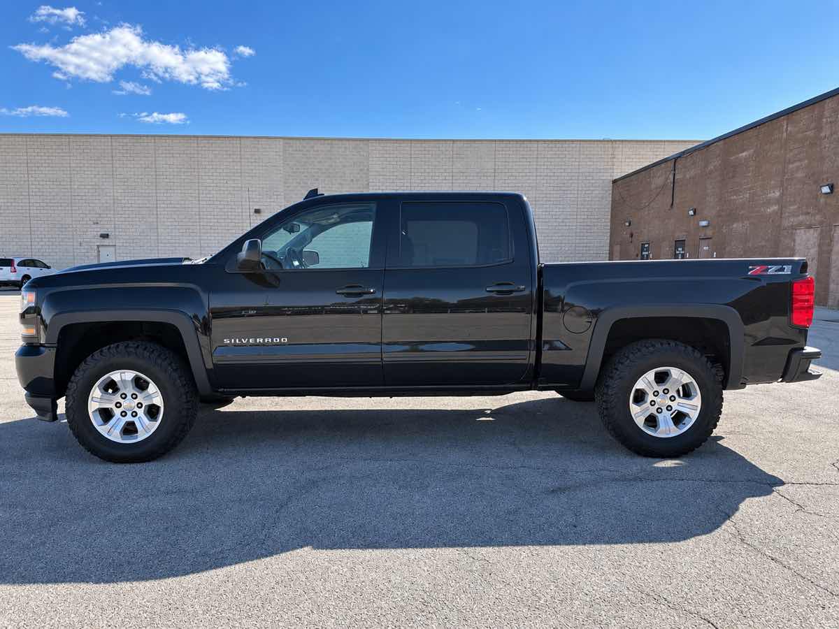 Photo 5 of this Chevrolet Silverado 1500
