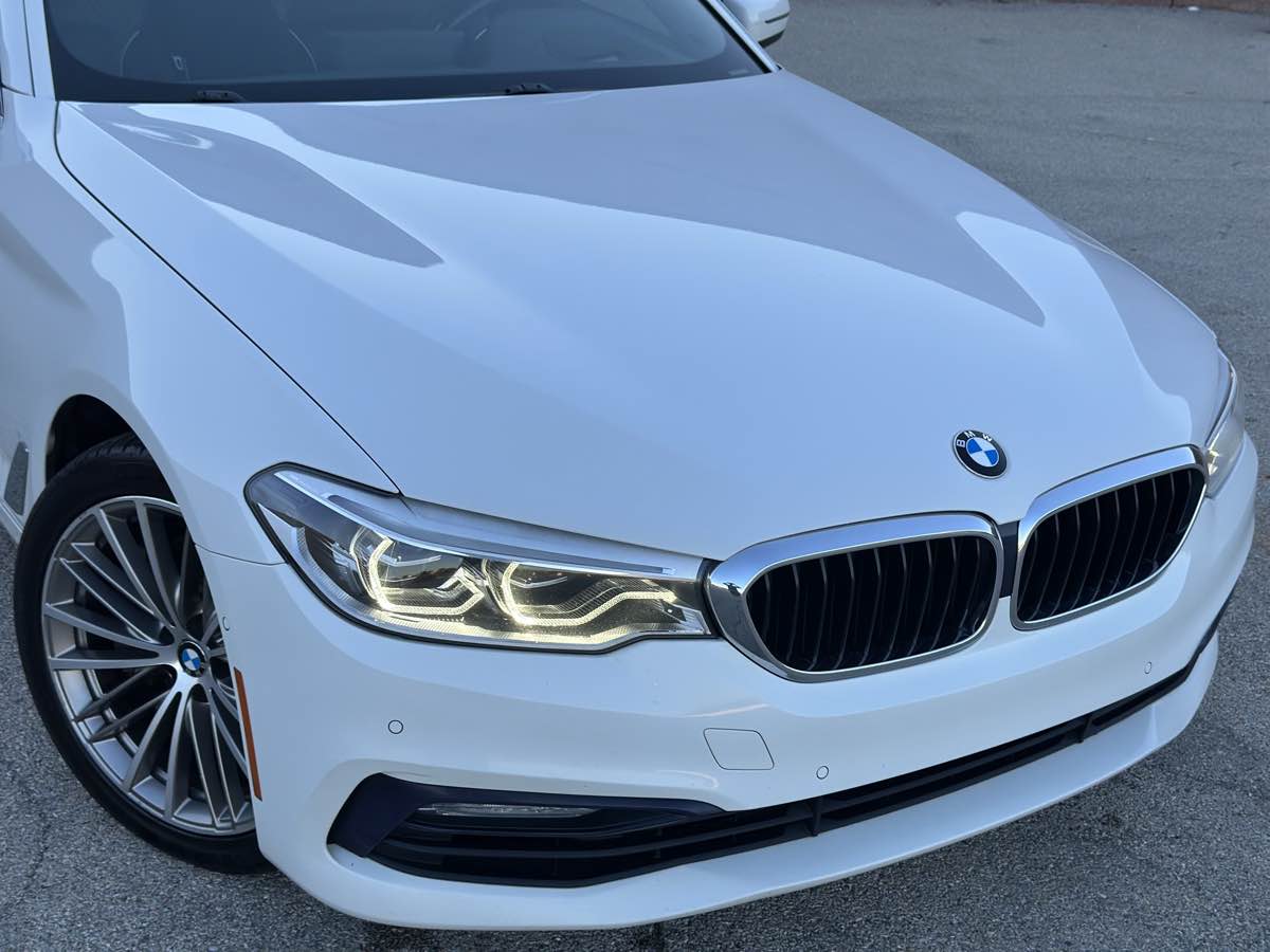 Photo 4 of this BMW 5 Series