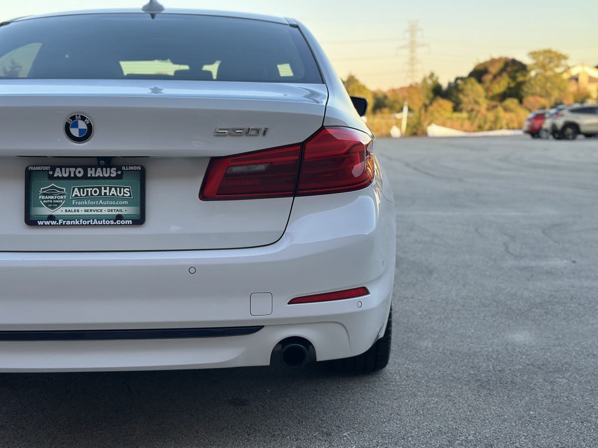 Photo 12 of this BMW 5 Series