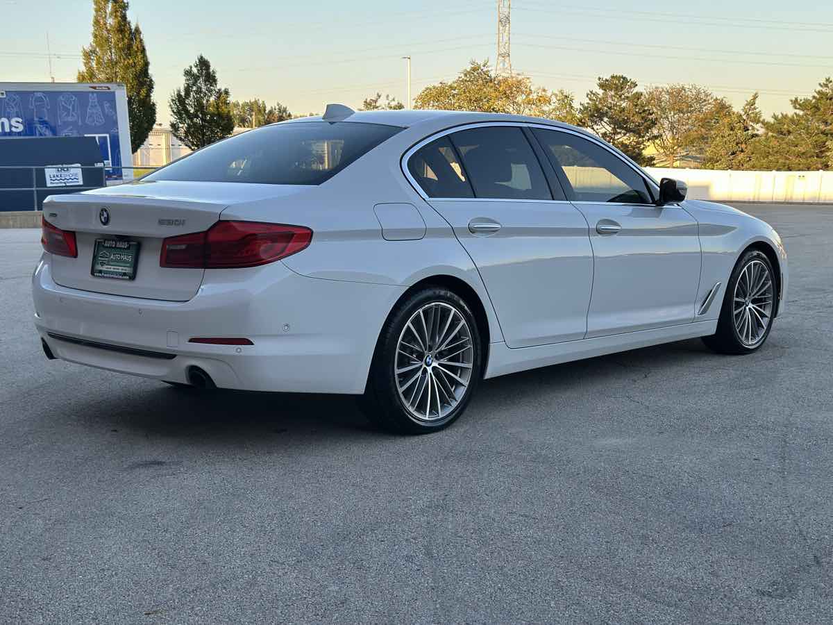 Photo 13 of this BMW 5 Series