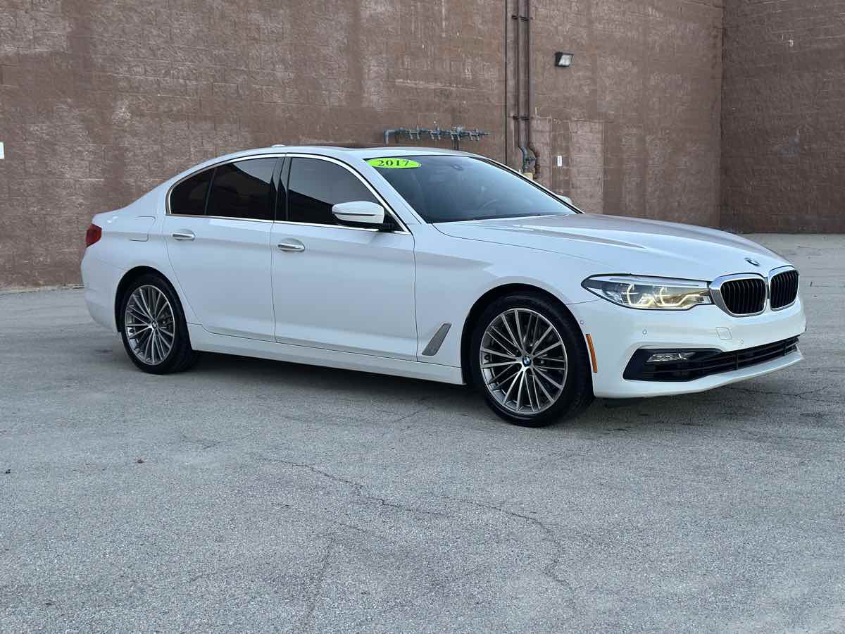 Photo 17 of this BMW 5 Series