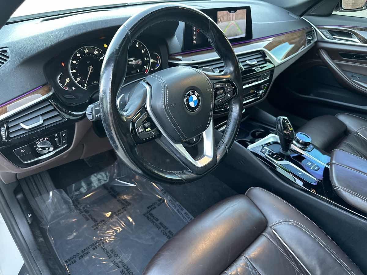 Photo 36 of this BMW 5 Series
