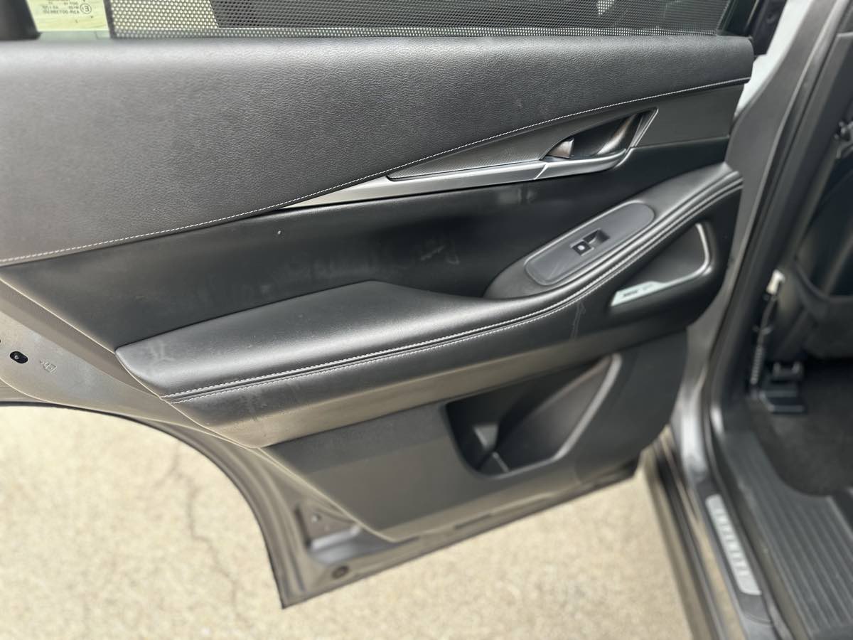 Photo 28 of this INFINITI QX60