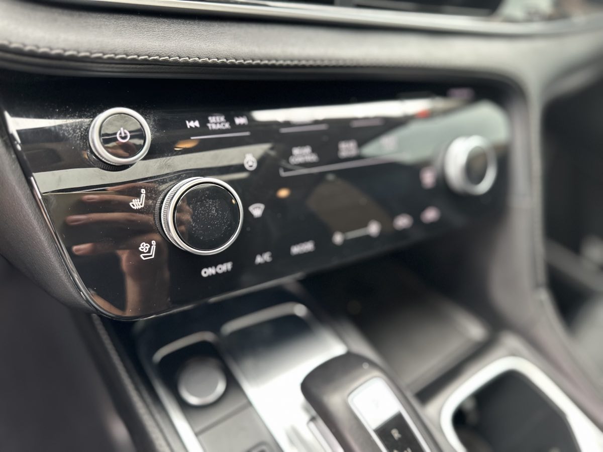 Photo 31 of this INFINITI QX60