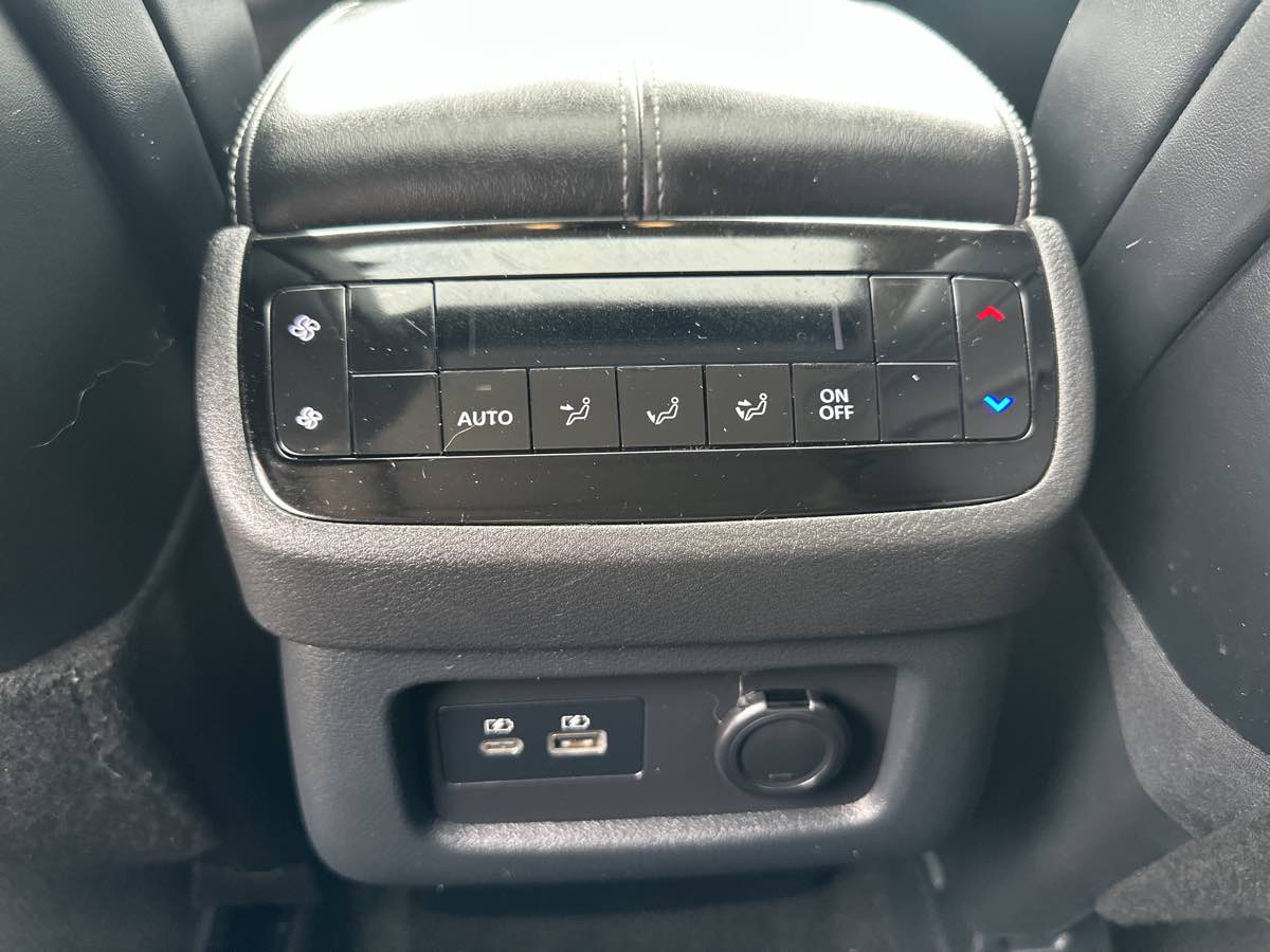 Photo 36 of this INFINITI QX60