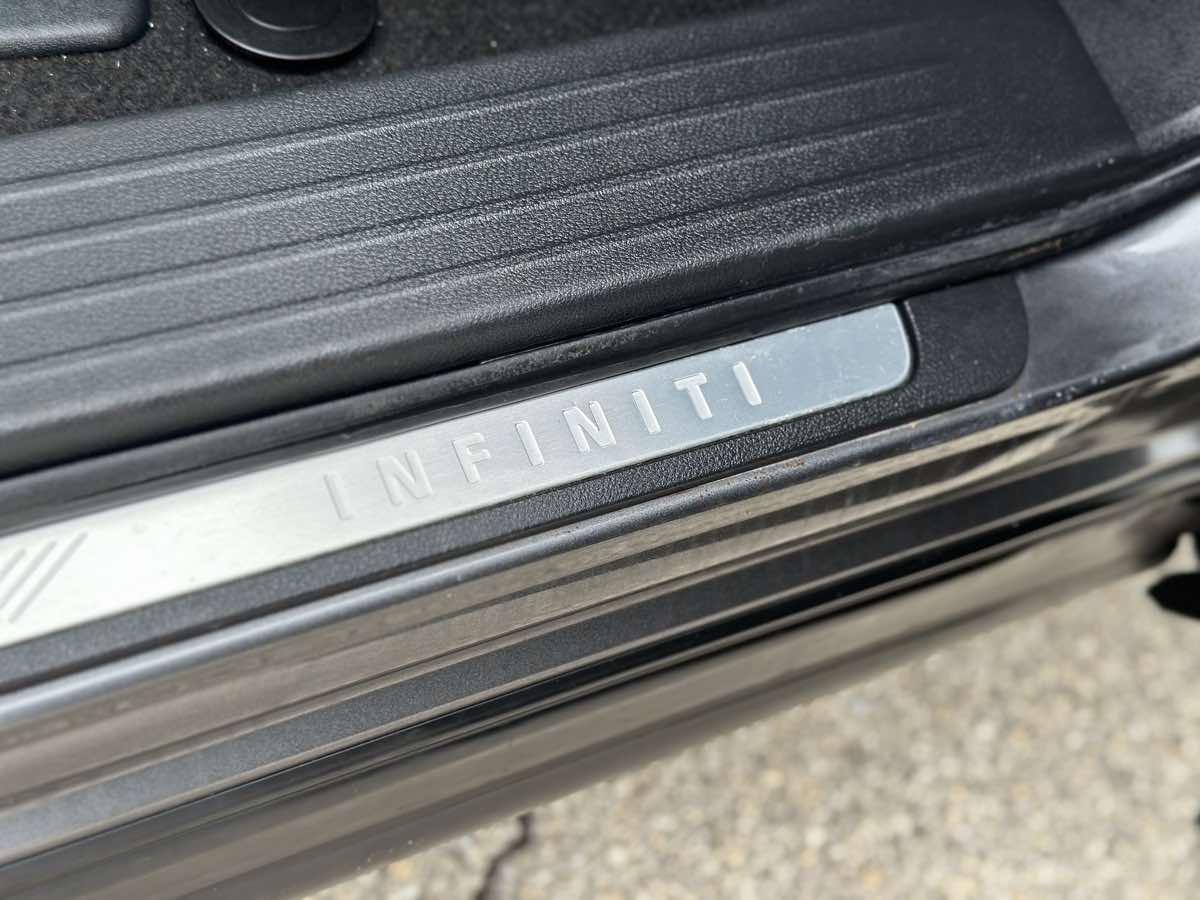 Photo 41 of this INFINITI QX60