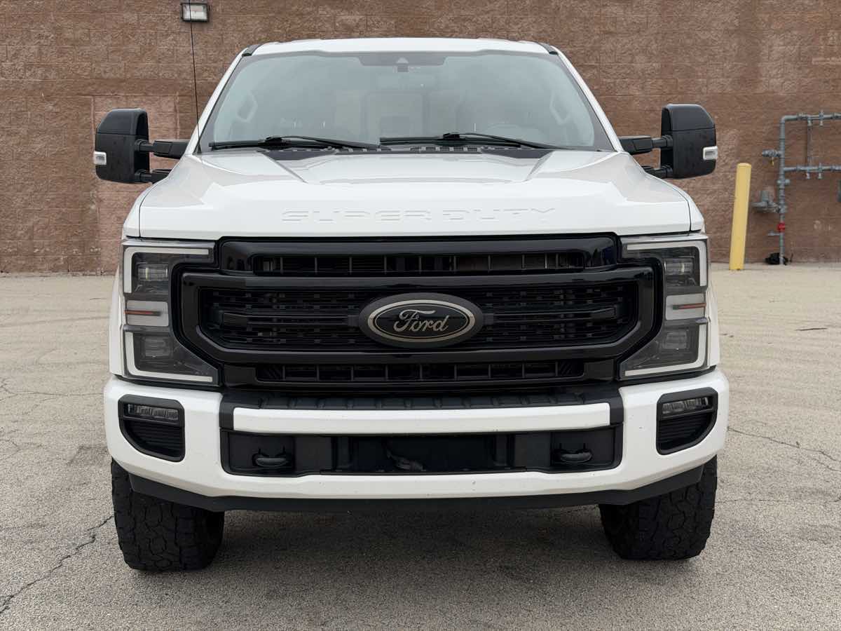 Photo 2 of this Ford Super Duty F-250 SRW