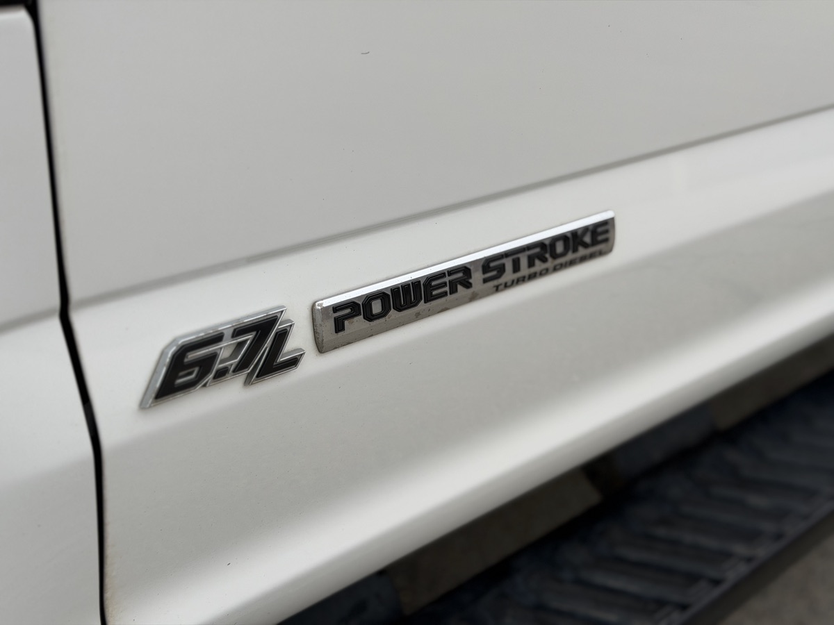 Photo 7 of this Ford Super Duty F-250 SRW