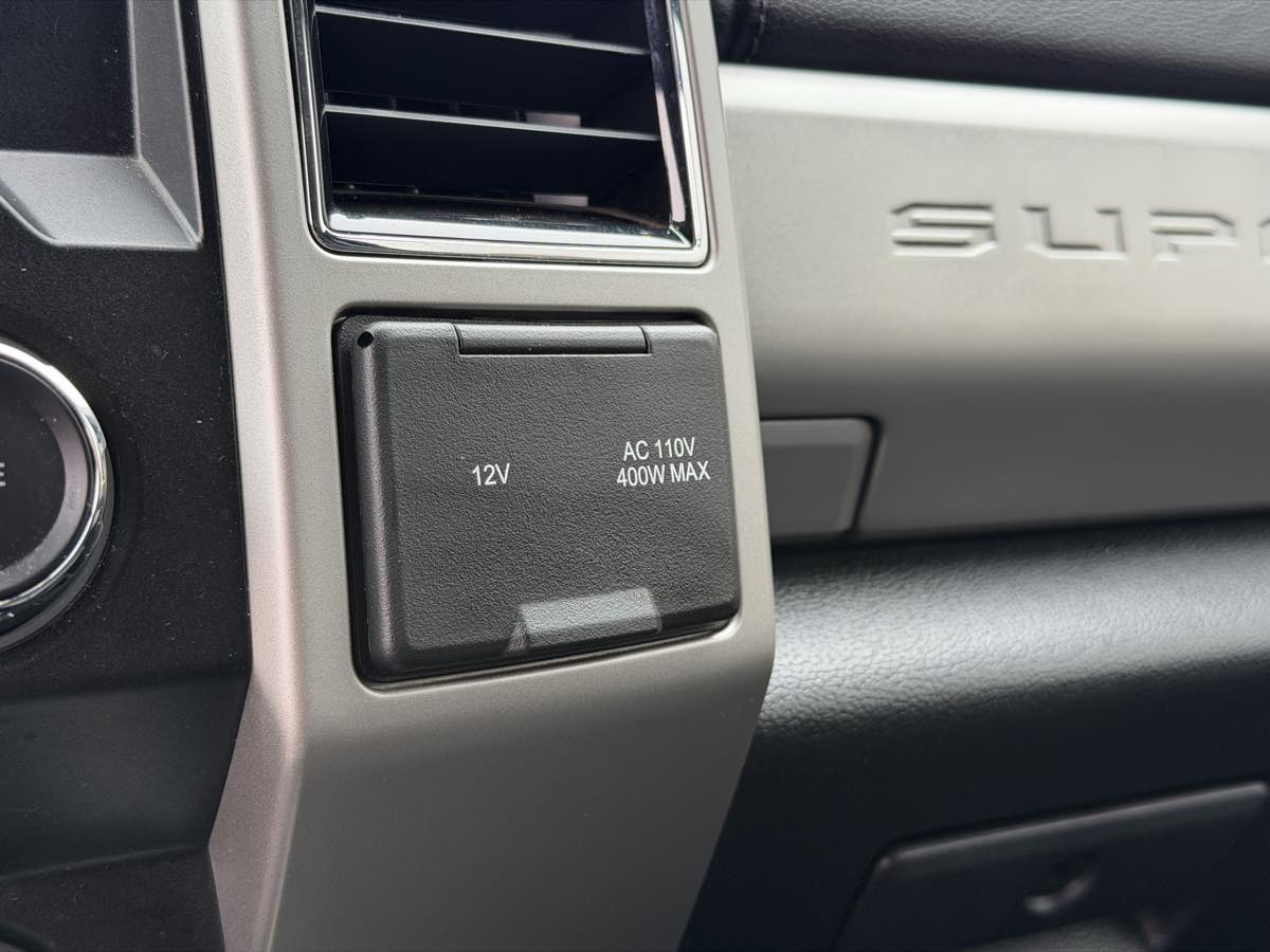 Photo 32 of this Ford Super Duty F-250 SRW
