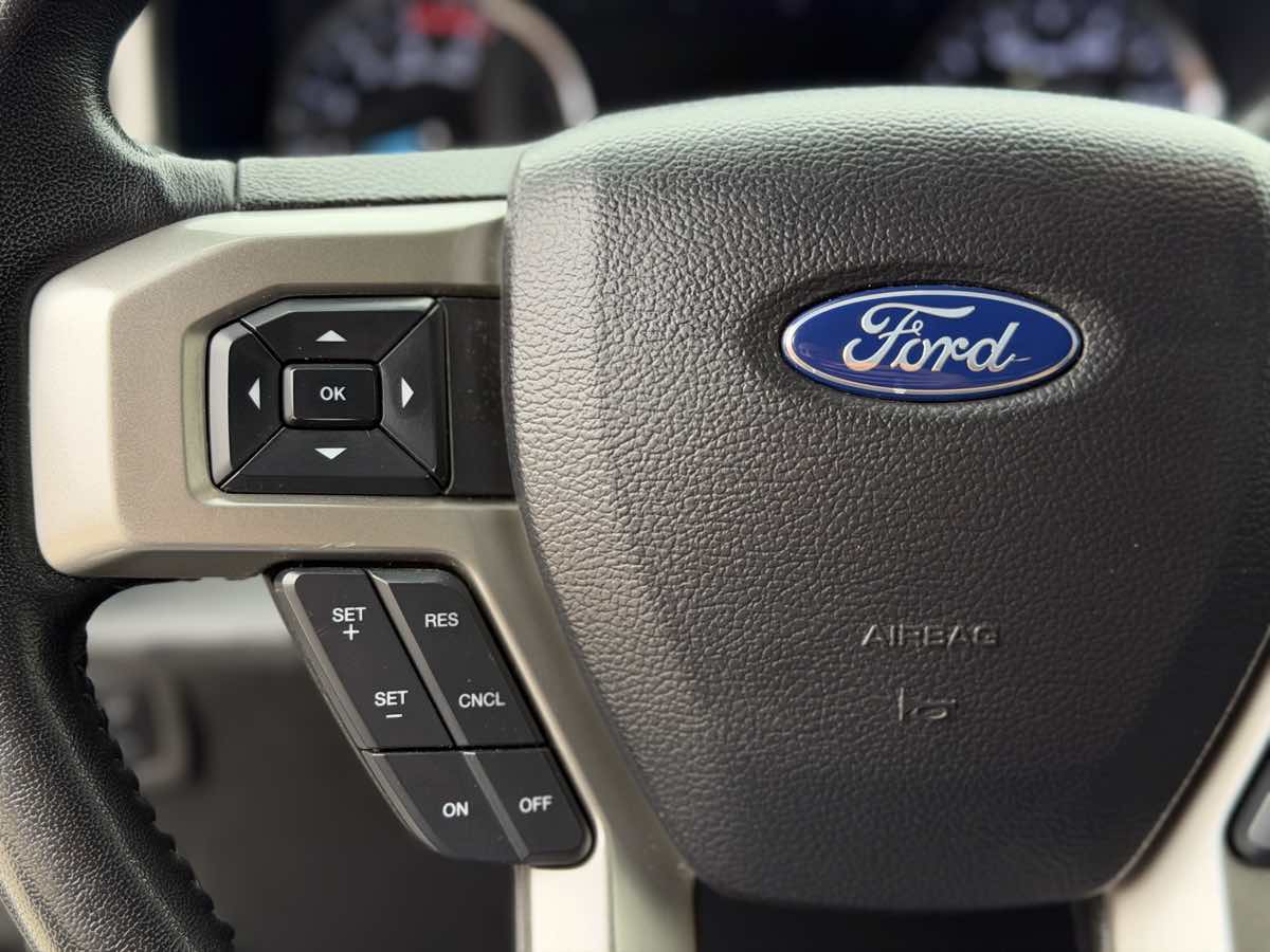 Photo 44 of this Ford Super Duty F-250 SRW