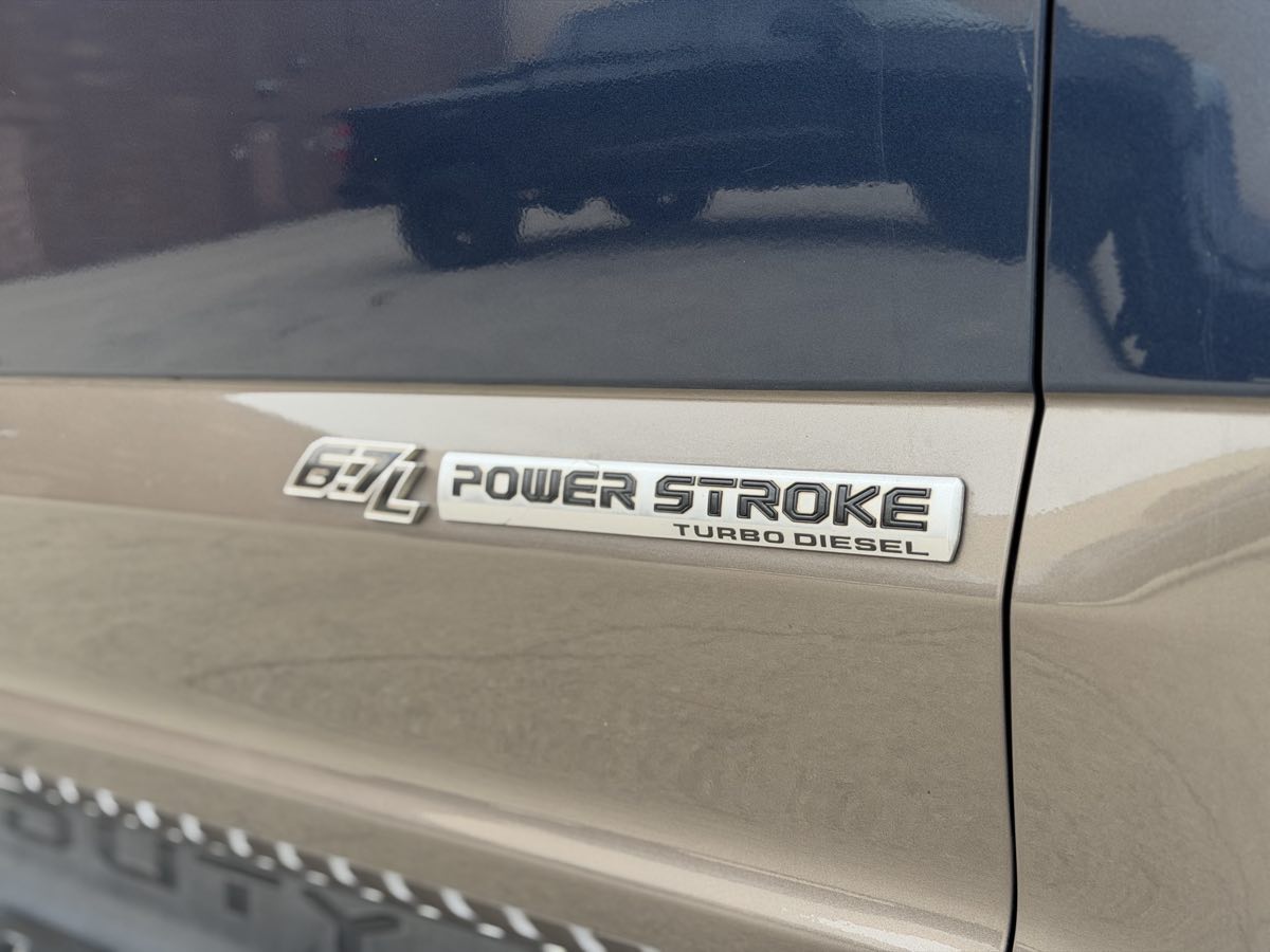 Photo 4 of this Ford Super Duty F-250 SRW