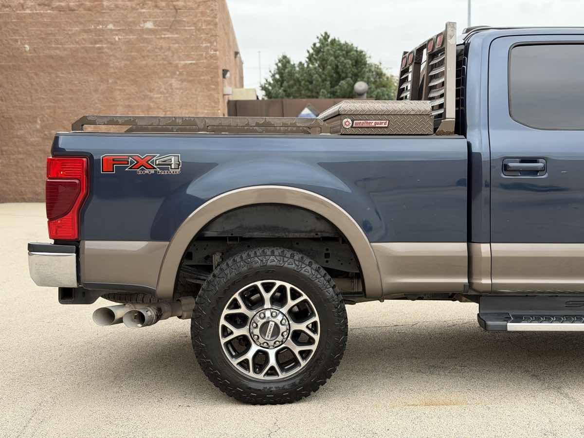 Photo 13 of this Ford Super Duty F-250 SRW