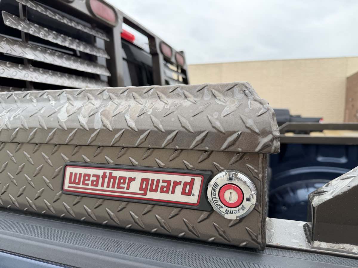 Photo 18 of this Ford Super Duty F-250 SRW