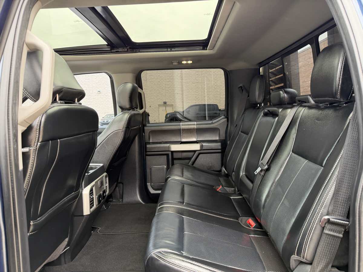 Photo 23 of this Ford Super Duty F-250 SRW