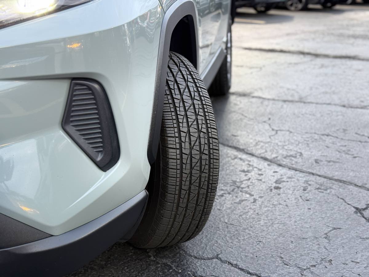 Photo 5 of this Toyota RAV4