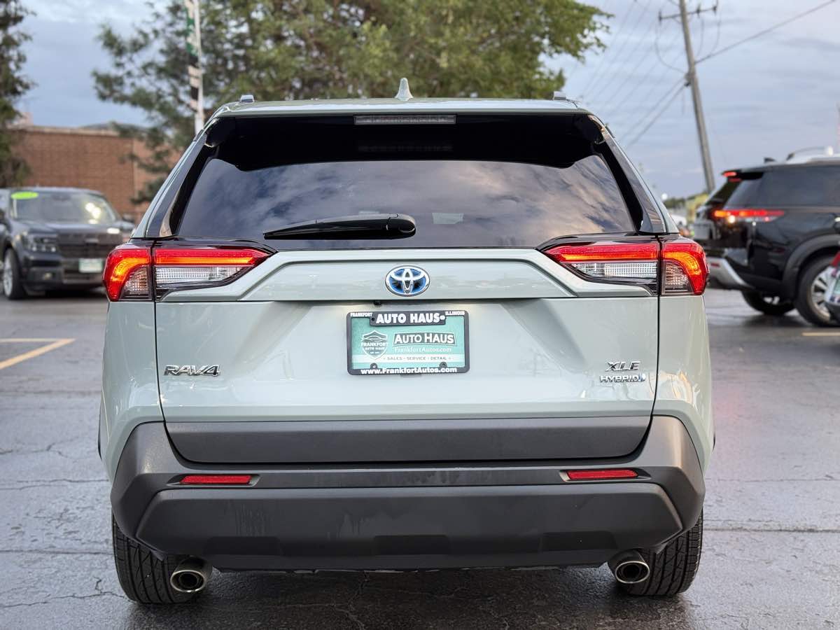 Photo 8 of this Toyota RAV4