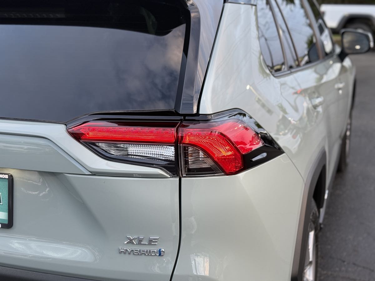 Photo 11 of this Toyota RAV4