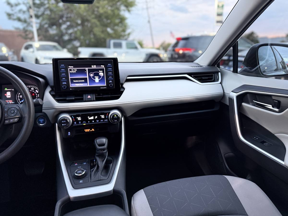 Photo 22 of this Toyota RAV4