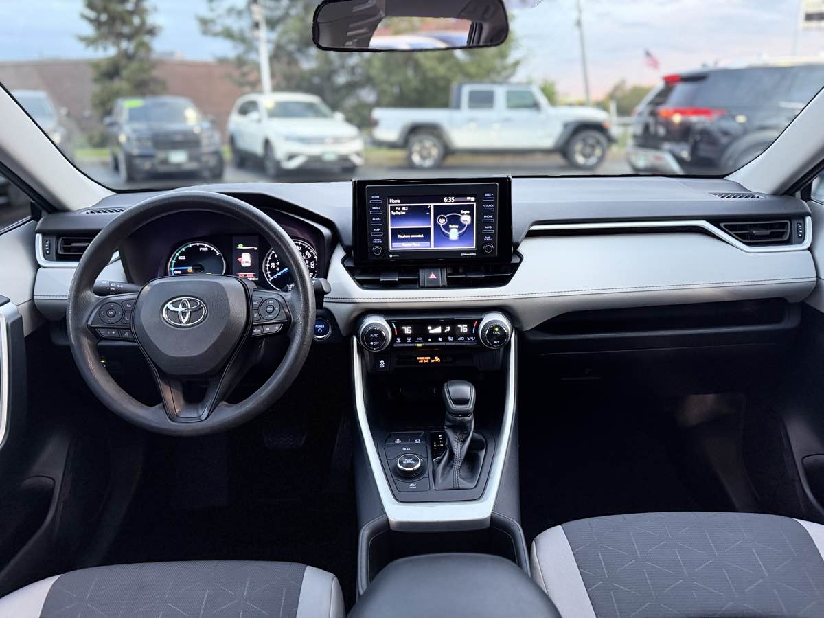 Photo 23 of this Toyota RAV4