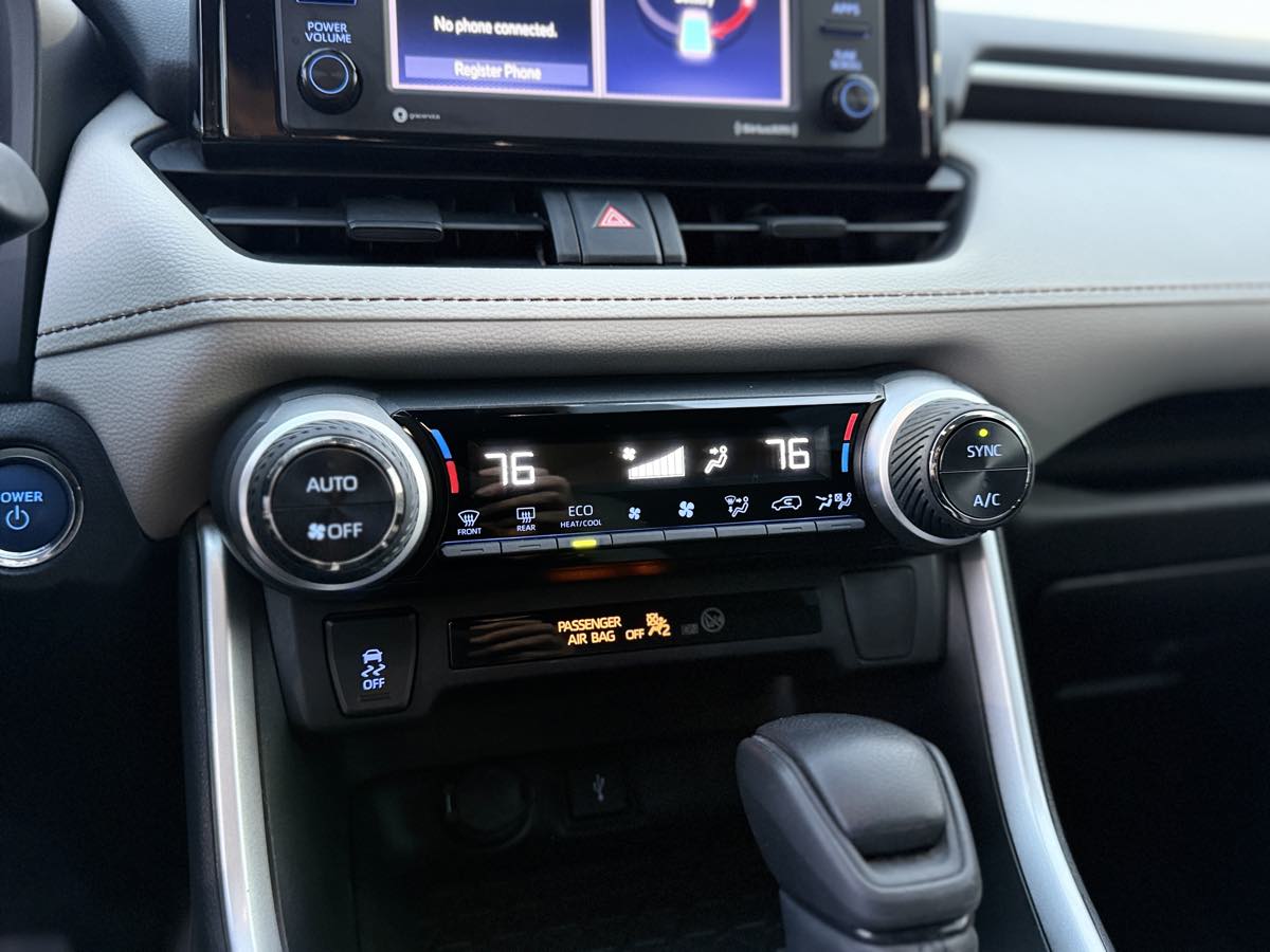 Photo 33 of this Toyota RAV4