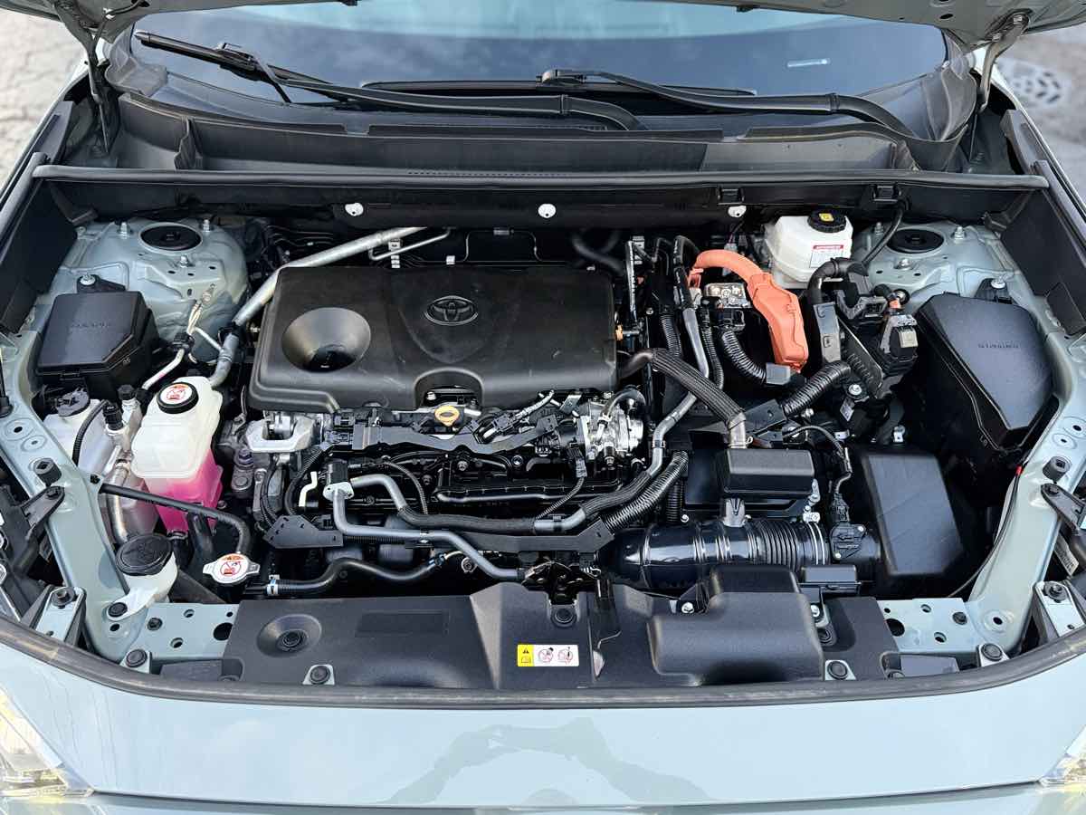Photo 38 of this Toyota RAV4