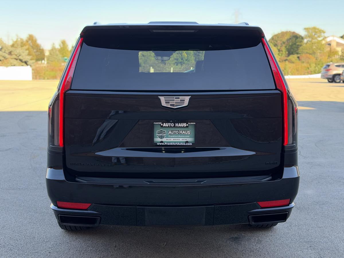 Photo 11 of this Cadillac Escalade