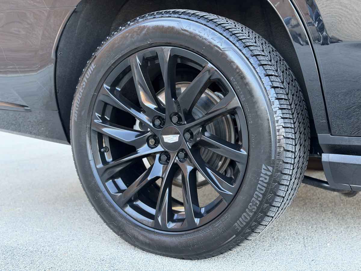 Photo 17 of this Cadillac Escalade