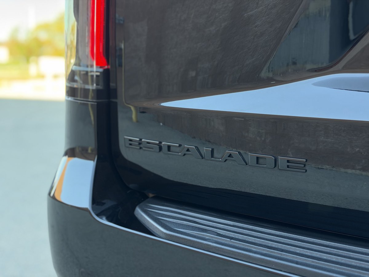 Photo 19 of this Cadillac Escalade