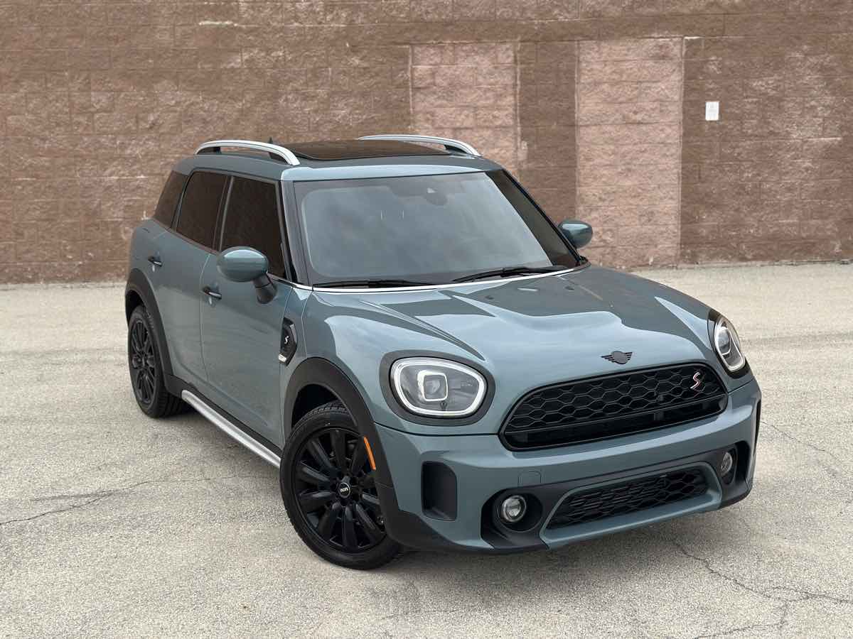 Photo 2 of this MINI Countryman