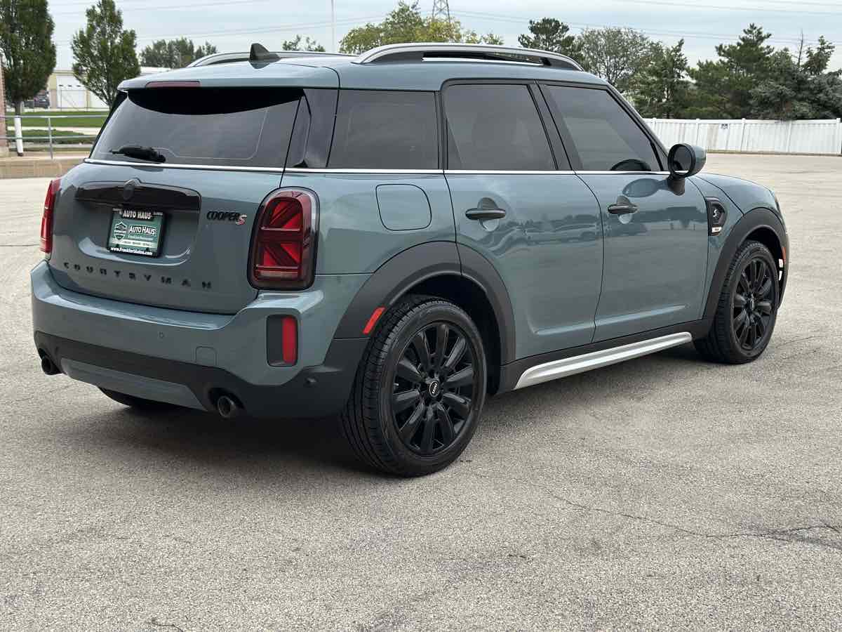 Photo 13 of this MINI Countryman
