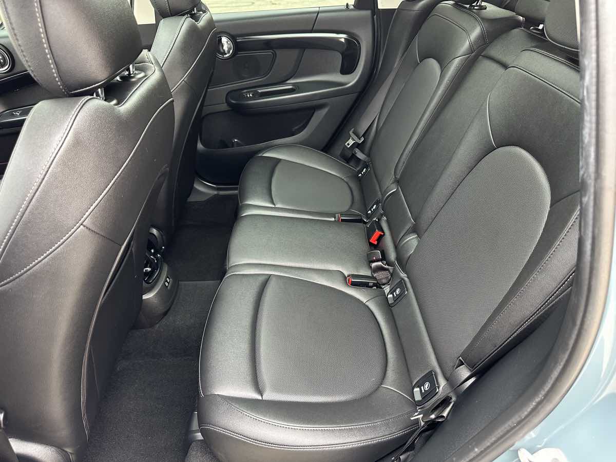 Photo 24 of this MINI Countryman