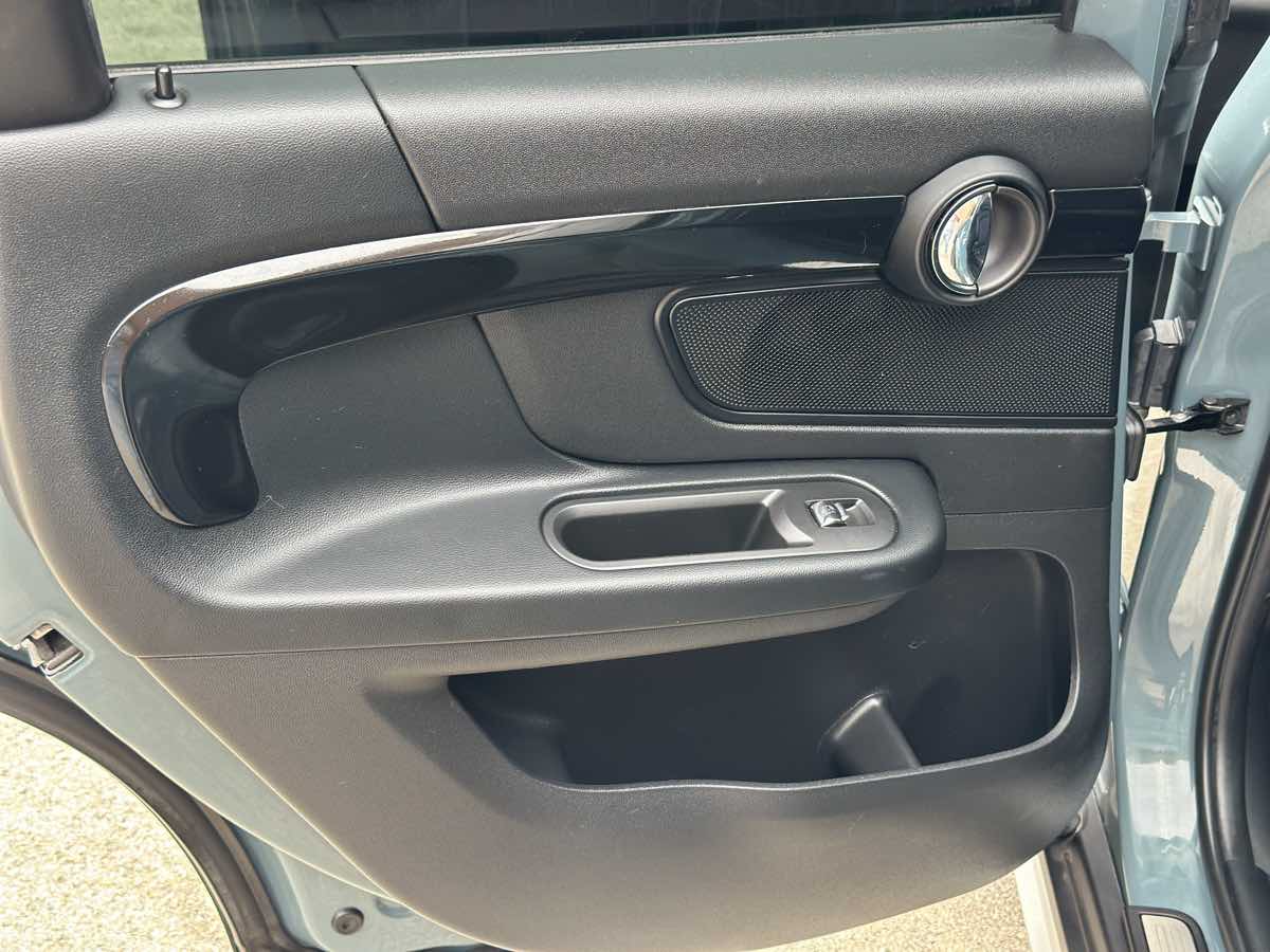 Photo 32 of this MINI Countryman