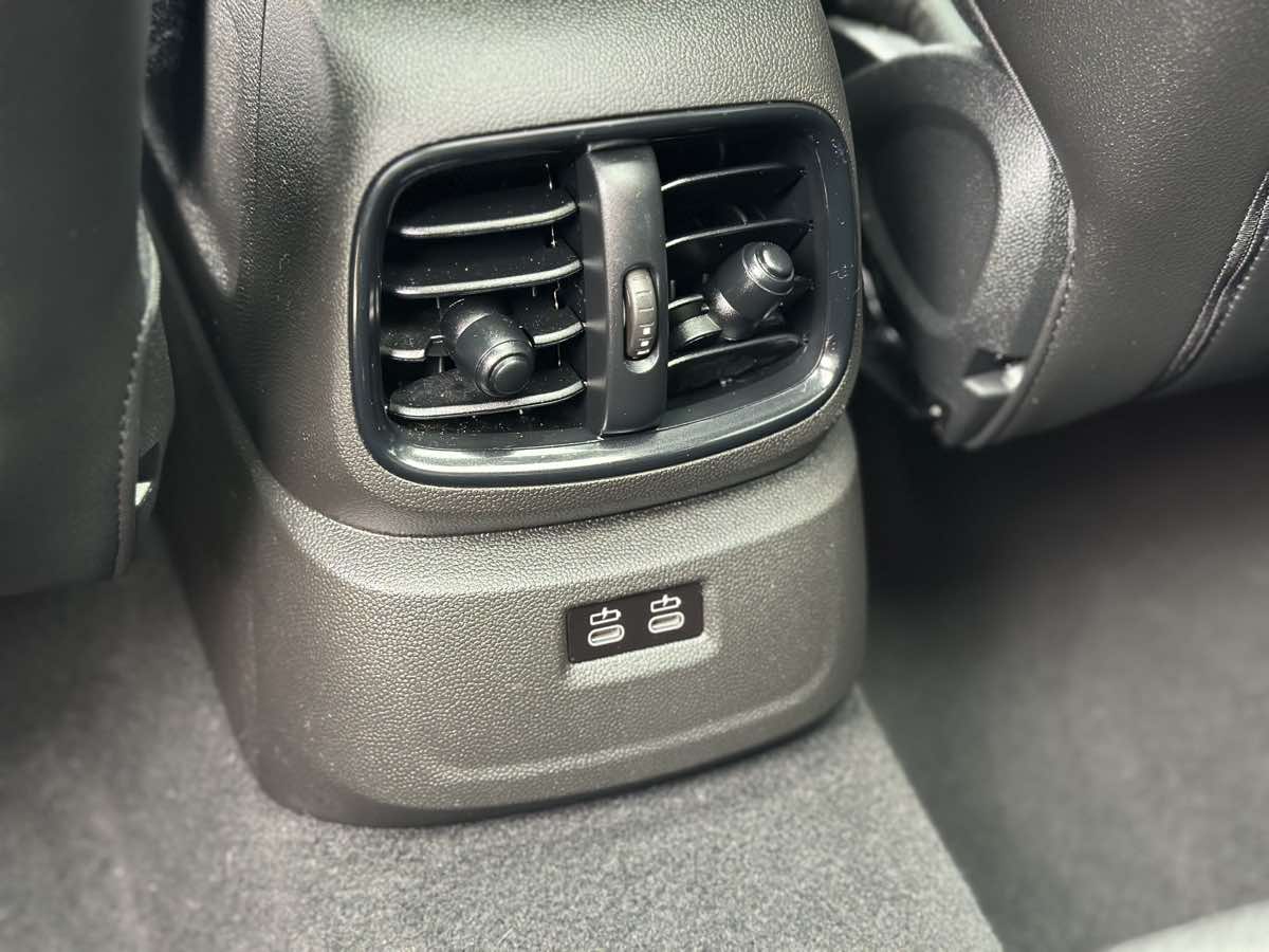 Photo 33 of this MINI Countryman